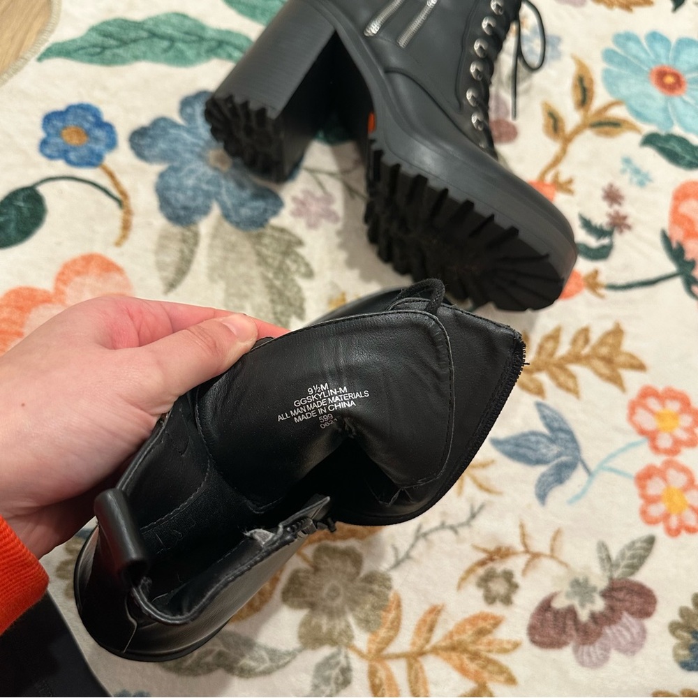 Stylish Black Lace-Up Platform Boots - Picture 9 of 11